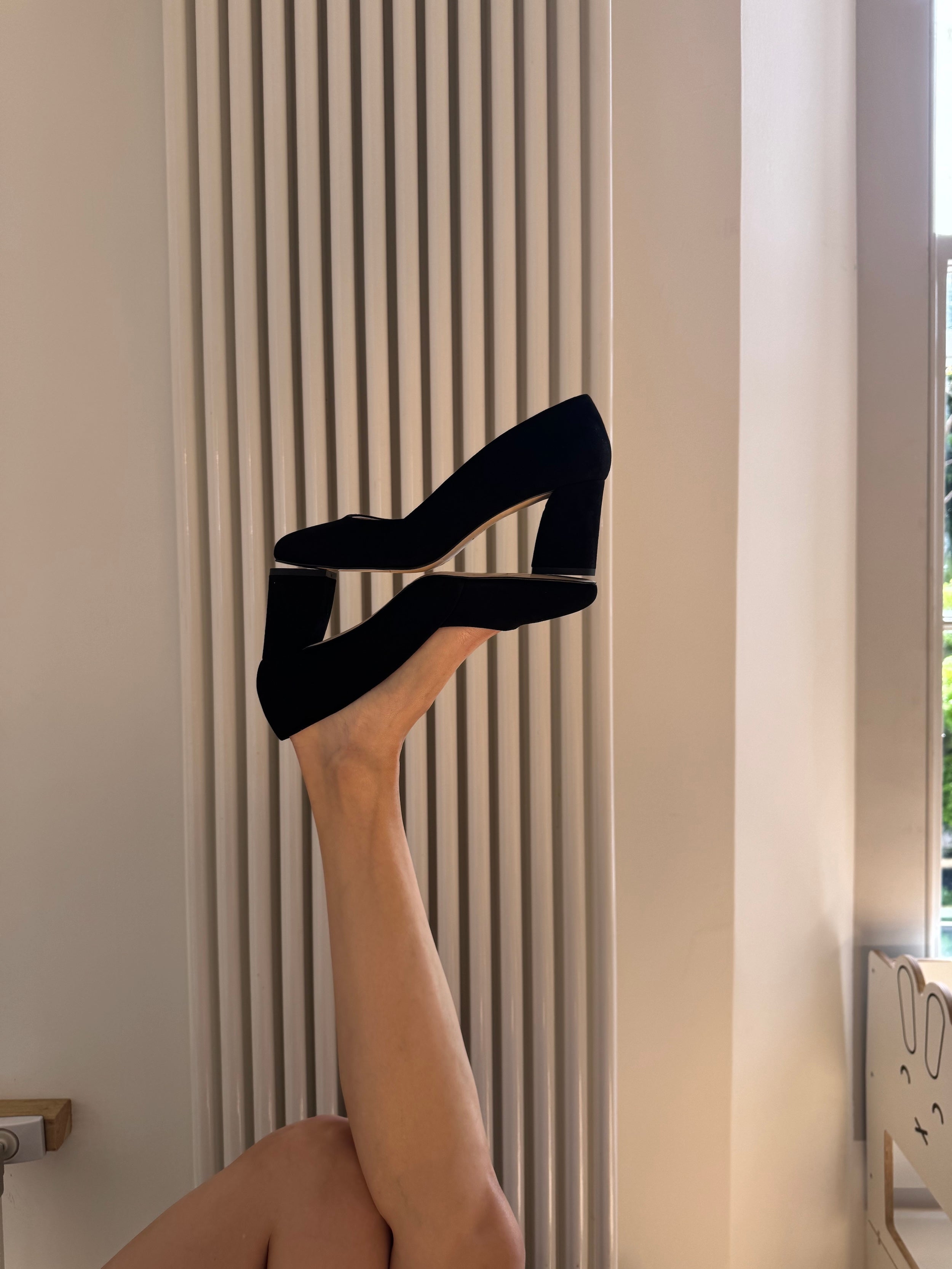 JACQUELINE Pumps - Black Suede